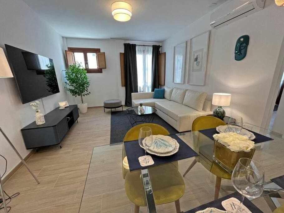 Xxii Apartamentos Morales&Arnal إِستيبونا المظهر الخارجي الصورة