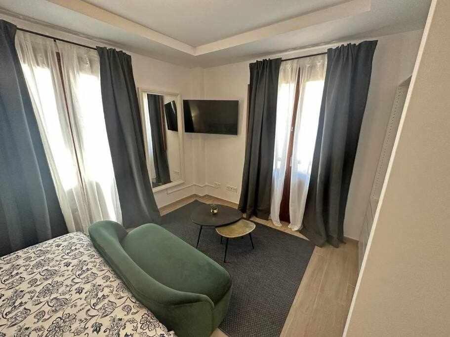 Xxii Apartamentos Morales&Arnal إِستيبونا المظهر الخارجي الصورة