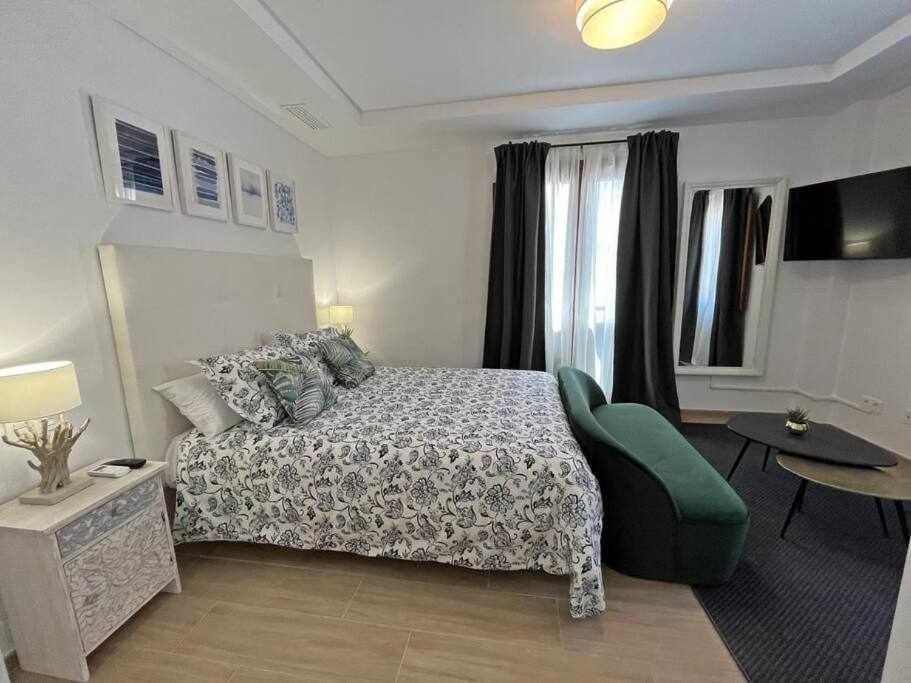 Xxii Apartamentos Morales&Arnal إِستيبونا المظهر الخارجي الصورة